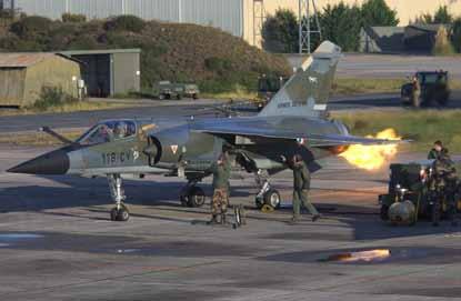 Κατευθυνόμενη με λέιζερ βόμβα GBU-22, επίσης πιστοποιημένη στο F.1CR. Από την πρόσφατη συνεκπαίδευση στη Ρωσία. μέσω Armee de l Air) Τα «αστέρια» στο πλευρό αυτού του F.