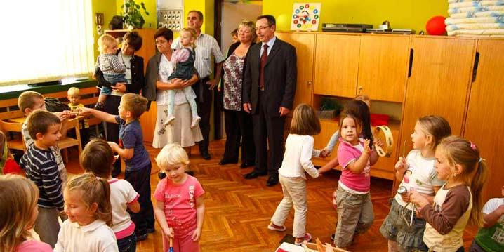 000 metara potoka Željeznica Djeca iz Željeznice sama su skupila novac i kupila pastrve za poribljavanje U Mjesnom odboru Ivanečka Željeznica varaždinski je Hidroing kraju priveo opsežne radove na