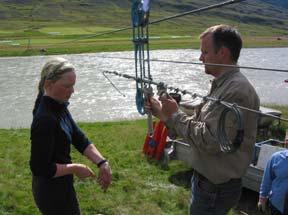 1 Svifaurssýni Svifaurssýni í Jökulsá í Fljótsdal voru tekin á tveimur stöðum árið 2003. Annars vegar voru tekin sýni af brú milli Hóls og býlisins Egilsstaða, og hins vegar af kláfi við Melgrófarlæk.