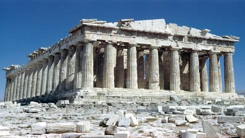 ΚΕΦΑΛΑΙΟ 5 Παρθενώνας Γενικά H συνεργασία σημαντικών αρχιτεκτόνων και γλυπτών στα μέσα του 5ου π.χ. αιώνα είχε ως αποτέλεσμα το θαύμα του Παρθενώνα, ναού αφιερωμένου στη θεά Αθηνά.