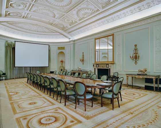 100 Capitalist Realism The Meeting Table of the Board of Directors COMPANY Banco Santander S.A. Jacqueline Hassink, Banco Santander, από τη σειρά / from the series The Table of Power 2, 2009-11.