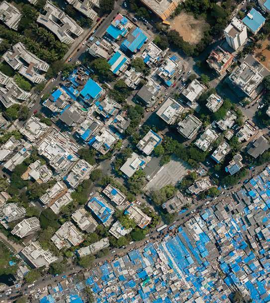 80 Capitalist Realism Johnny Miller, Βομβάη, Ινδία, από τη σειρά Unequal Scenes Υπολογίζεται πως 7.