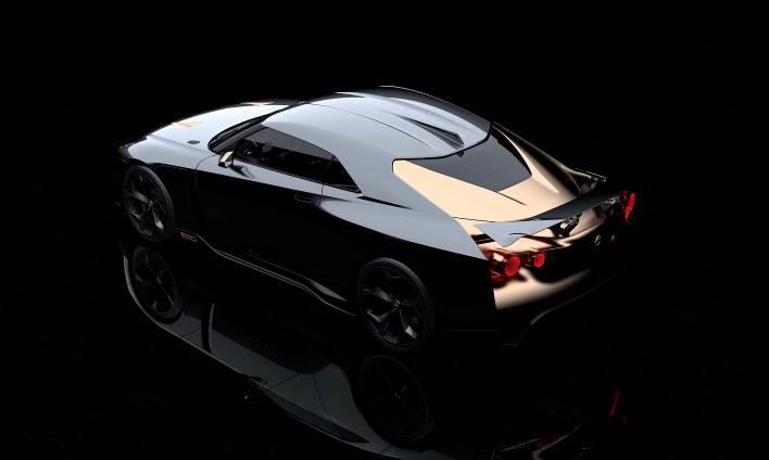 "Τι γίνεται αν δημιουργήσουμε ένα GT-R χωρίς όρια και στη συνέχεια το κατασκευάσουμε πραγματικά;" δήλωσε με μια ρητορική ερώτηση ο Alfonso Albaisa, ανώτερος αντιπρόεδρος της Nissan για τον παγκόσμιο