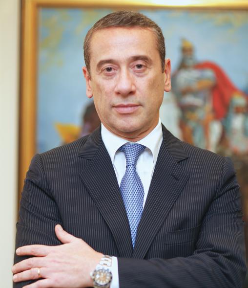 Raporte 3Mujore, 6Mujore, Vjetore Kontabiliste, Brescia, Swdio Capoferr & Associati, Nga vitit 2009 deri tani, ajo është anëtare e Këshilli Mbikëqyrës e Banka Koper (Roper) Ndërsa nga 2008 deri në