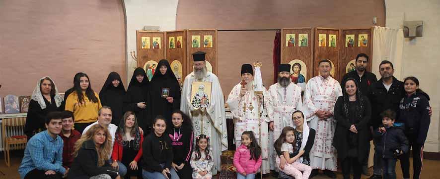 Ἐπίσκοπος Γαρδικίου κ. Κλήμης, ὁ Ἐφημέριος τοῦ Ναοῦ Ἀρχιμ. π. Εὐθύμιος Μπαρδάκας, ὁ Αἰδ. π. Σωτήριος Γιούλης καὶ ὁ Διάκονος Πέτρος Κοκκίνης. Πρὸ τοῦ Δι εὐχῶν, στὴν Ἀπόλυση, ὁ Σεβ.