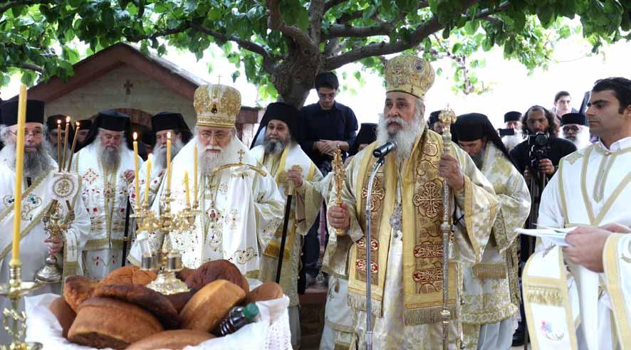 Φώτιος ἀνέγνωσε τὴν σχετικὴ Συνοδικὴ Ἀπόφαση τῆς Ἐκκλησίας μας περὶ τῆς κοινωνίας μετὰ τῆς ἐν Βουλγαρίᾳ Γνησίας Ὀρθοδόξου Ἐκκλησίας τῆς 5/18-9-2018.
