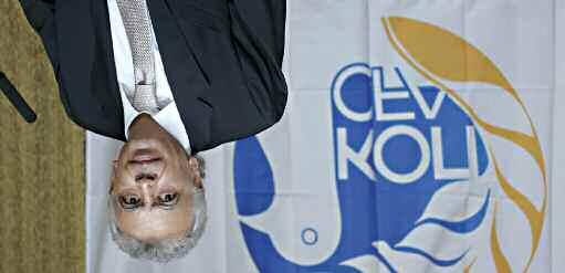 ΚΩΣτΑΚΗΣ ΚΟυτΣΟΚΟυΜΝΗΣ Εργαζόταν νυχθημερόν για την πρόοδο του ποδοσφαίρου Ο Κωστάκης Κουτσοκούμνης γεννήθηκε στις 5 Μαΐου 1956 στον Καραβά, μεγάλωσε στη Λευκωσία και ήταν ο μεγαλύτερος μέτοχος της