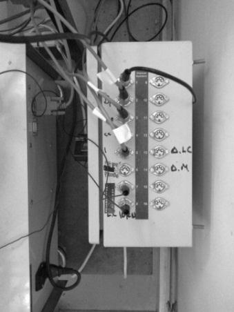 η συσκευή είναι τοποθετημένη εξωτερικά και επικοινωνεί μέσω σωληνώσεων με το εσωτερικό του δοκιμίου. Οι τιμές όγκου δίνονται σε cc.