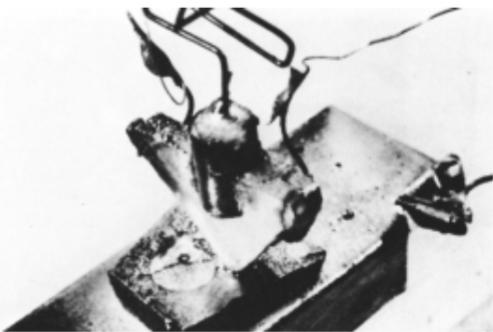 Διπολικό τρανζίστορ [Bipolar Junction Transistor (BJT)] Το πρώτο τρανζίστορ κατασκευάστηκε στα Bell Laboratories (Δεκ.