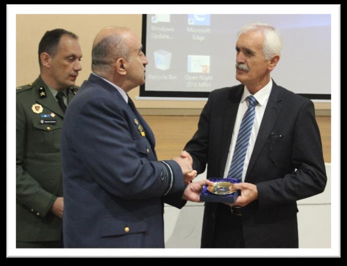 .. 12 Τa Νea Tou Δhmotikou... 13 Νεα Του Γυμνασιου.