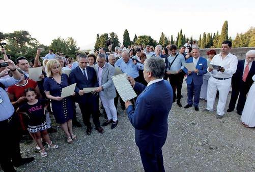 επικαιρότητα επικαιρότητα Σε μια συγκινητική τελετή στο Ασκληπιείο Κω, 34 γιατροί από όλο τον κόσμο που συμμετείχαν στο 2ο Διεθνές Συνέδριο για τον Τουρισμό Υγείας, πήραν μέρος στην αναπαράσταση του