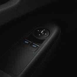 Limited και Sport Van) Σύστημα σταθερής ταχύτητας cruise control με ρυθμιζόμενο σύστημα περιορισμού της ταχύτητας Το cruise control επιτρέπει στο όχημα να διατηρεί μια σταθερή ταχύτητα, ενώ το