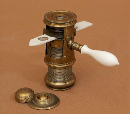 Φακός Δείγμα Το screw-barrel μικροσκόπιο (~1700) αποτελούνταν έναν κύλινδρο με