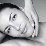 ΘΕΡΑΠΕΙΕΣ ΣΩΜΑΤΟΣ BODY TREATMENTS Θεραπεία βαθιάς ενυδάτωσης (60 Λεπ.) 45 To αφυδατωμένο και ηλιοκαμένο δέρμα δέχεται με ευχαρίστηση τις ευεργετικές και αναζωογονητικές ιδιότητες της.