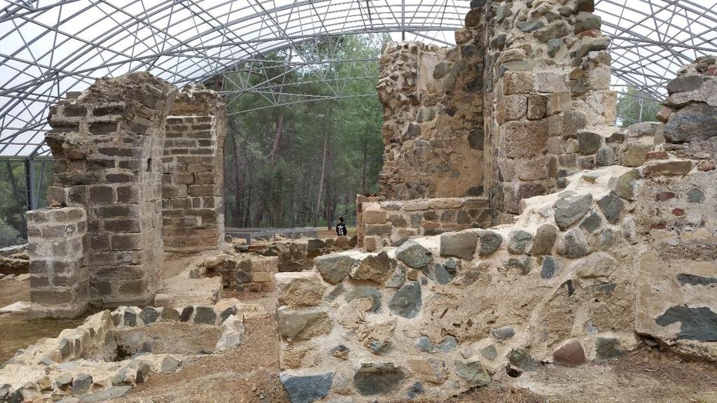 Το Μοναστήρι είναι Γεωργιανό σύμφωνα με επιγραφές που βρέθηκαν στα ερείπια τους.