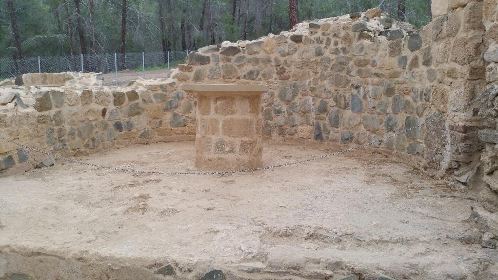 Σύμφωνα λοιπόν με γραπτές πηγές το μοναστήρι της Παναγίας Χρυσογιαλιώτισσας χτίστηκε στο β μισό του 10 ου μ.χ αιώνα και τέθηκε αμέσως υπό την προστασία όλων των βασιλέων της Γεωργίας.