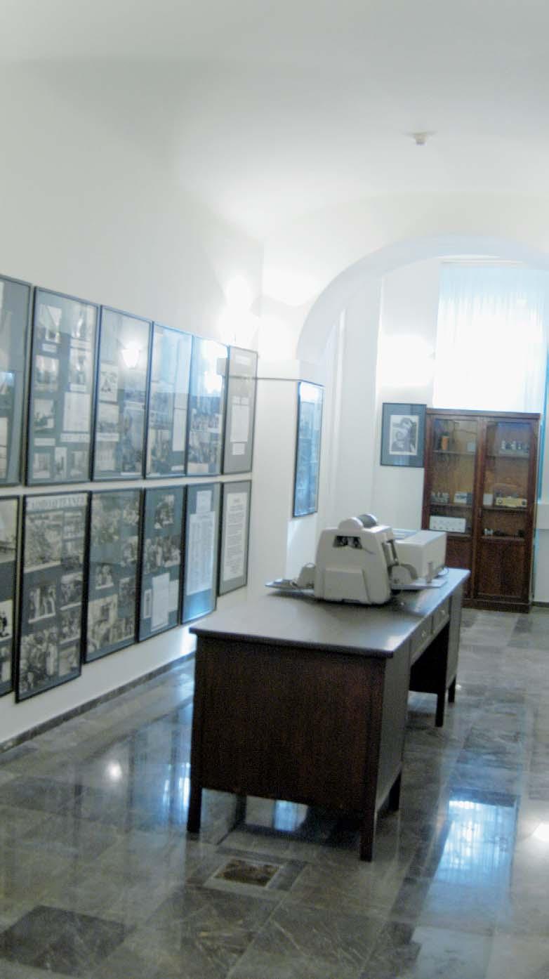 Ïé öïéôçôýò Ο Νοέµβρης «Εδώ Πολυτεχνείο».