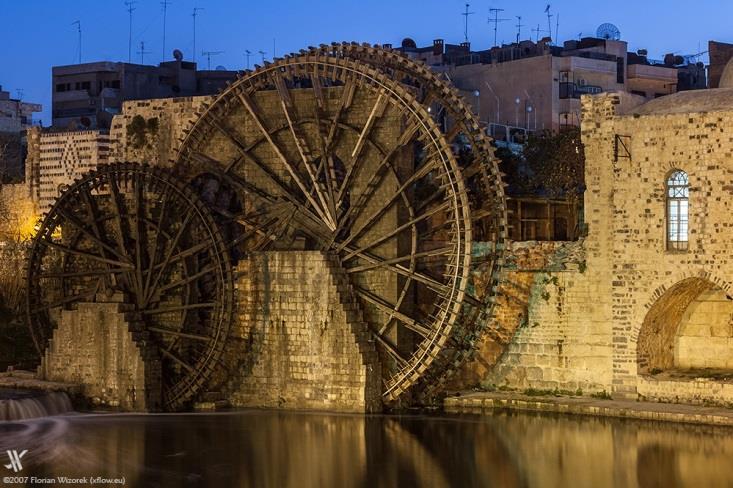 Η αξιοποίηση της υδραυλικής ενέργειας για παραγωγή ηλεκτρισμού έγινε στα τέλη του 19 ου αιώνα (1880 πειραματικά, 1891