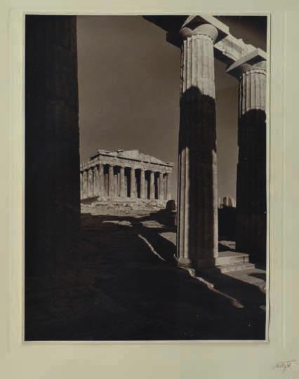 300-400 337 NELLY S. Ὁ Παρθενώνας ἀπό τά Προπύλαια. [π. 1930].
