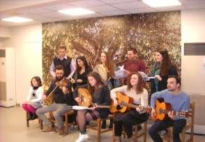 ελληνικούς υπότιτλους. Οι Εθελοντές της Οι.Ομ.Κω.