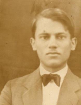 εγγράφηκε στη το 1929