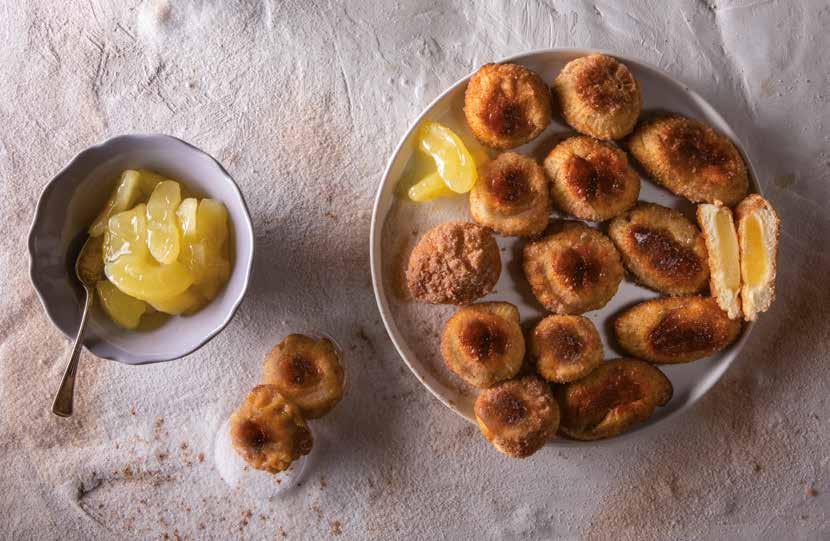 Γλυκό Snack Tegral Brioche Mπουκίτσες Μήλου Tegral Brioche 2 kg Νερό 600 g Corman Dairy Butter 82% 300 g Αυγά 200 g Mαγιά Levante 100 g Για την γέμιση: Ζάχαρη 800 g Topfil apple slices 80% όσο