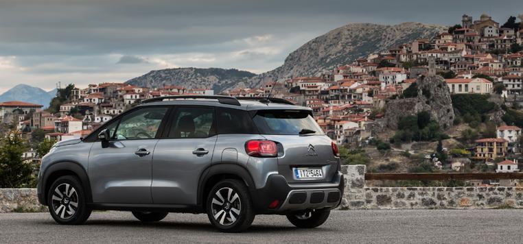 CITROEN C3 AIRCROSS τρεις θέσεις ενώ και η πλάτη του συνοδηγού α- ναδιπλώνεται προς τα εμπρός επιτρέποντας τη μεταφορά μακριών αντικειμένων, με μήκος έως 2,4 m.