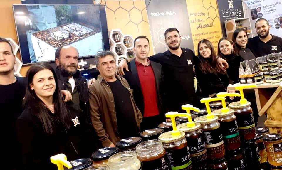 ΟΙΚΟδράσεις 11 10ο Φεστιβάλ Μελιού και Προϊόντων Μέλισσας Το εξαιρετικής ποιότητας μέλι και τα προϊόντα μέλισσας της Δυτικής Ελλάδας γεύτηκαν όσοι επισκέφθηκαν το περίπτερο της Περιφέρειας Δυτικής