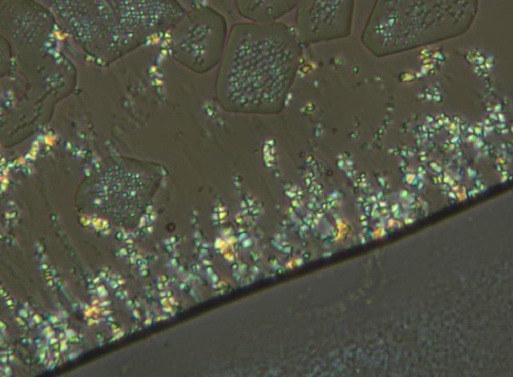 non-cubic birefringent 3D phase (uniformly colored mosaics) on cooling