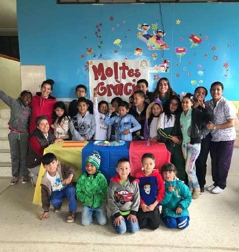 Εμπειρία στη Bogotá Είμαστε η Alicia και η Alex, δύο εκπαιδευτικοί του Σχολείου «Maristes Sant Pere Chanel», που, φέτος το καλοκαίρι, ζήσαμε την εμπειρία εθελοντικής εργασίας στην Κολομβία.