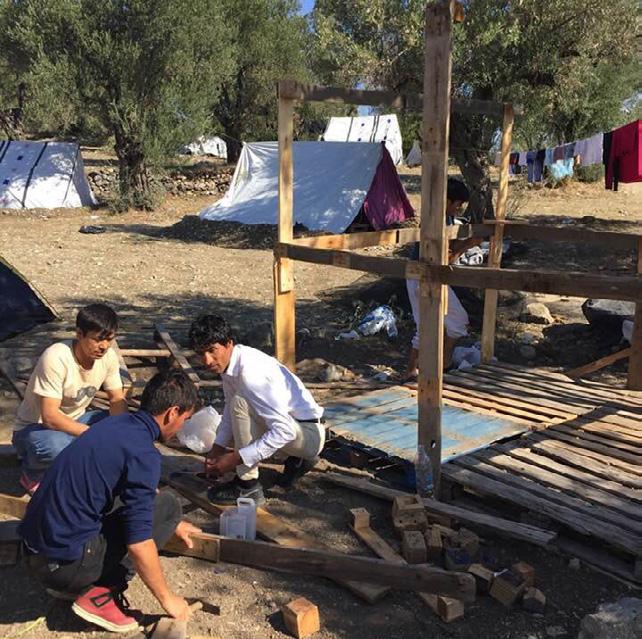 Ωστόσο, λόγω του αυξημένου αριθμού των αφίξεων και των κενών στις υπηρεσίες υγειονομικής περίθαλψης στα νησιά, υπάρχουν σημαντικές καθυστερήσεις στη διαδικασία διαπίστωσης ευαλωτότητας.