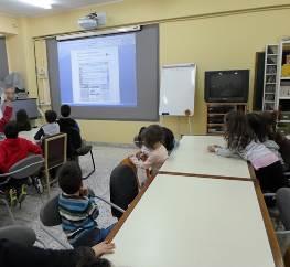 Στη συνέχεια ο εκπαιδευτικός έδειξε στους μαθητές ένα απόκομμα εφημερίδας που περιλάμβανε μικρές αγγελίες.