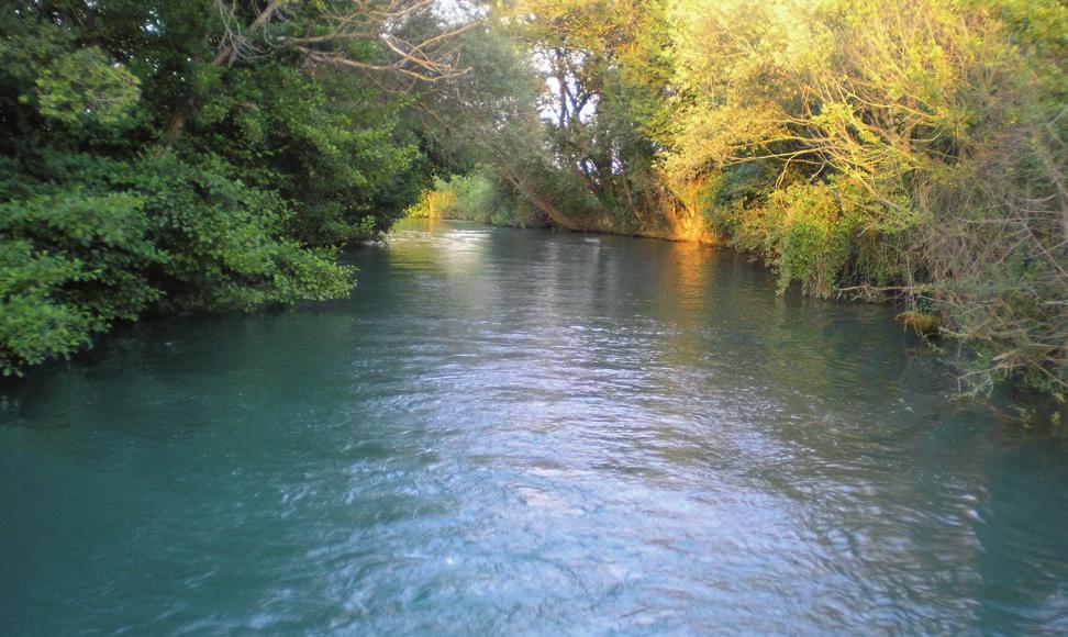 Στράβωνα (7.7.5), το λιμάνι τοποθετείται στην άκρη της χώρας των Χειμερίων.