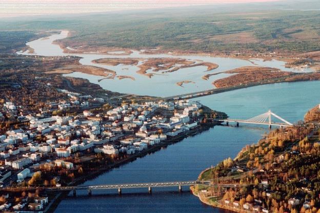 Η τούνδρα που είδαμε στο Βόρειο Ακρωτήριο έχει δώσει τη θέση της σιγά σιγά στα δάση των κωνοφόρων. Θα περάσουμε από αμέτρητες λίμνες, κύριο γνώρισμα της Φινλανδίας.