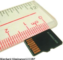 Ένας Εσωτερικός δίσκος Δύο Εξωτερικός δίσκος Τέσσερις Δέκα Μονάδα δίσκου σταθερής κατάστασης (SSD) συσκευές (2 από
