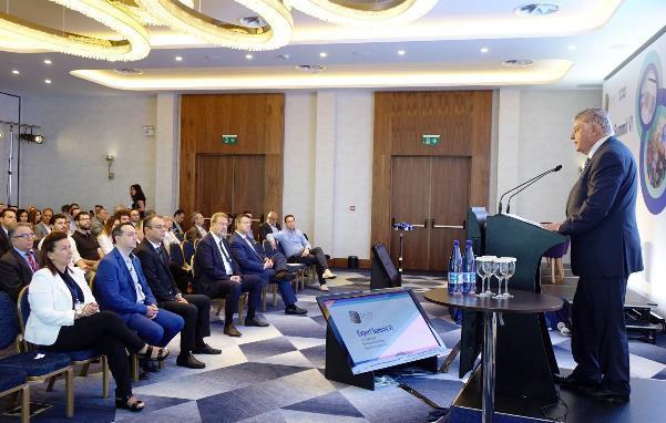 την προσαρμογή των ελληνικών επιχειρήσεων στη νέα «digital» εποχή.