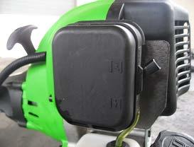 Choke lever Close Open 5.Set the stop switch to the STAR position. Press down the throttle lock.