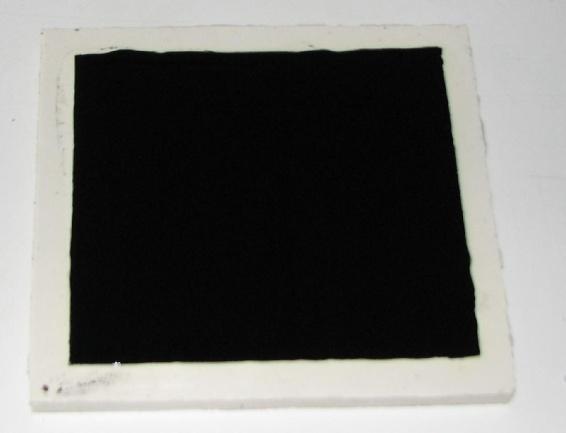 (α) (β) Σχήμα 4 10 Καλούπι ελαστομερούς σιλικόνης πληρωμένο με τροποποιημένη εποξειδική ρητίνη, (α) δοκίμια dog bone για δοκιμή εφελκυσμού και (β) καλούπι σχήματος «πάνελ» Μετά και το τέλος της