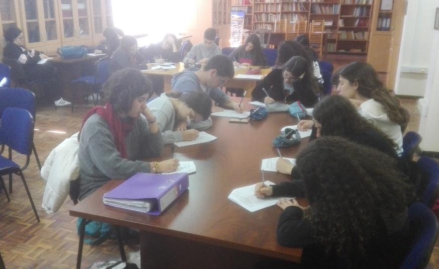 (ζ) Στο κάθε μαθητή που συμμετείχε στην έρευνα μας δόθηκε ένας κωδικός τον οποίο έγραψε πάνω στα δύο τεστ το ένα με την αναφορά Α και το άλλο με την αναφορά Β για να μπορούμε να κάνουμε συγκρίσεις