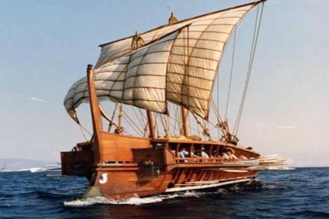 1.3 : Ιστορική Αναδρομή Ελληνικής Ναυτιλίας Η ιστορία της ελληνικής ναυτιλίας είναι μεγάλη, αφού στην επιστήμη και στην τέχνη της ναυσιπλοΐας οι Έλληνες υπήρξαν πρωτοπόροι, καινοτόμοι και δάσκαλοι