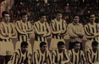 Αξίζει να σημειωθεί η νίκη επί της Σάντος Σαο Πάολο του Πελέ με 2-1 το 1960-61.
