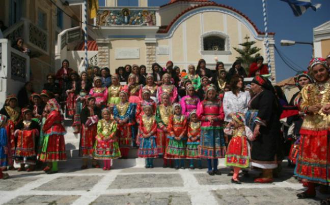 Η Όλυμπος, ένα από τα πιο παραδοσιακά χωριά των Δωδεκανήσων, είναι γνωστή για την αγάπη και την προσήλωση των κατοίκων της στην παράδοση Οι λειτουργίες του Δεκαπενταύγουστου στην εκκλησία της
