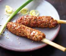 SOY sauce (SOY, WHEAT (GLUTEN)), modified tapioca starch: E1412, rice flavour powder, glucose syrup, EGG, thickener: E414, salt, acidifying agent: E500ii, sugar, yeast extract.