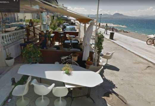 Ένα άλλο στοιχείο που εντοπίζεται στην περίπτωση του παράκτιου μετώπου στο Λουτράκι είναι η απουσία πρόβλεψης για την κίνηση ατόμων με μειωμένη κινητικότητα.