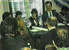 Γιά πρώτη φορά στίς 23 Δεκεμβρίου 1987 κατάφεραν καί γυναῖκες νά περάσουν στήν Ἑλλάδα (φωτό 1), οἱ δυό ἀδερφές Γεωργία καί Κλεοπάτρα Παπαγιάννη 21 καί 23 ἐτῶν ἀπό τό Γεωργουτσάτες.