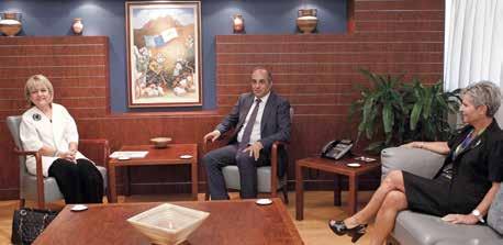 Η επαφή και η επικοινωνία με τα παιδιά, μέσα σε ένα πλαίσιο που τα ενδυναμώνει και τα ενθαρρύνει να διαμορφώνουν τεκμηριωμένη άποψη και να την αρθρώνουν ελεύθερα, μου προσφέρει μια προνομιακή