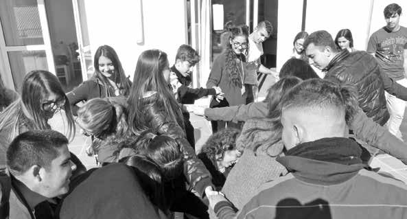 Ε.Ε., το Επίδομα Τέκνου και το Επίδομα Μονογονιού, αποτελεί έμμεση διάκριση, αφού λόγω αυτού του κριτηρίου και τον τρόπο με τον οποίο ερμηνεύεται από το Υπουργείο Εργασίας, Πρόνοιας και Κοινωνικών