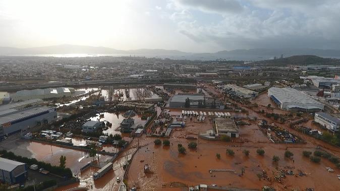 Πέραν αυτών, το πλημμυρικό αυτό συμβάν προκάλεσε το θάνατο 24 ανθρώπων, με αποτέλεσμα να χαρακτηριστεί ως η τρίτη φονικότερη πλημμύρα στην Δυτική Αττική.