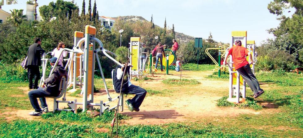 gr ΑΘΛΗΤΙΚΑ ΠΡΟΓΡΑΜΜΑΤΑ ΠΑΙΔΙΚΑ-ΕΦΗΒΙΚΑ Ρυθμική Γυμναστική, Κολύμβηση, μικρή πισίνα κορίτσια από 5 ετών αγόρια-κορίτσια από 4 ετών Δευτ.-Παρ.: 15:00-21:30, Δευτ.-Παρ.: 15:00-20:00 Σάβ.