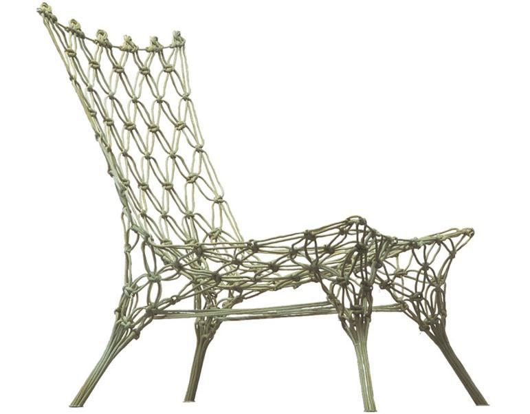 Knotted Chair: Marcel Wanders 1996 Ο Marcel Wanders πειραματίστηκε και συνδύασε ανθρακονήματα (carbon fibers) και εποξικές κόλλες και σχεδίασε και κατασκεύασε μια πολύ ελαφριά καρέκλα.